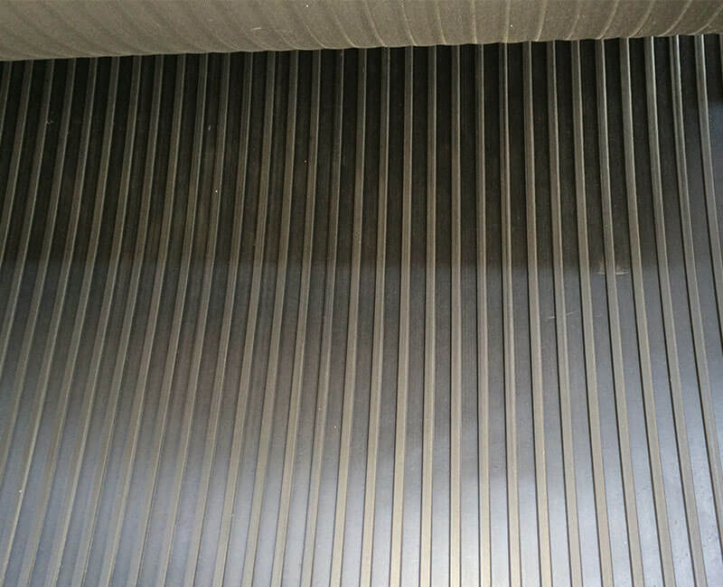Wide Ribbed Rubber Flooring